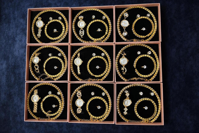 Conjunto de joyas dorado aleatorio | ViamoMas