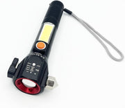 Linterna táctica LED potente y compacta