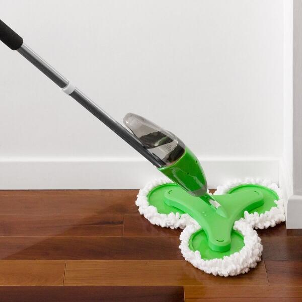 Mopa triple con pulverizador para suelos