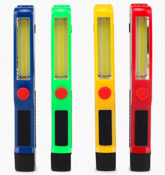 Mini linterna LED COB compacta y potente