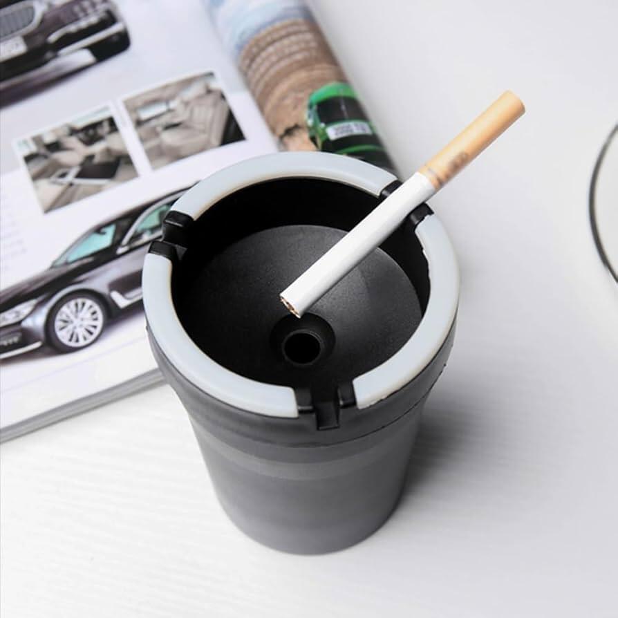 Cenicero coche con tapa y depósito de agua