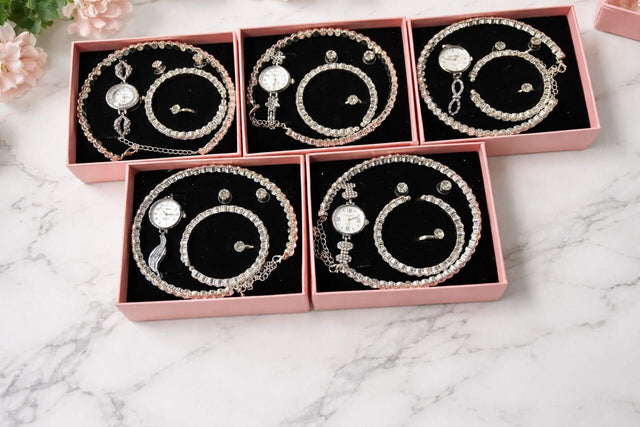 Conjunto de joyas plateado aleatorio