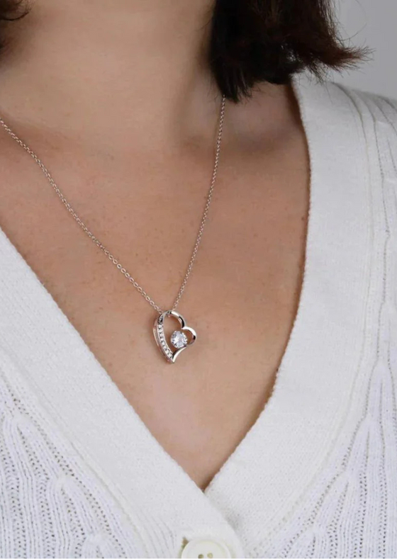 Collar corazón acero con caja LED