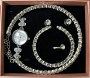Conjunto de joyas plateado aleatorio