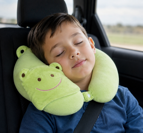 Almohada de viaje infantil con antifaz
