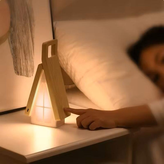 Lámpara de mesa con forma de casa | ViamoMas