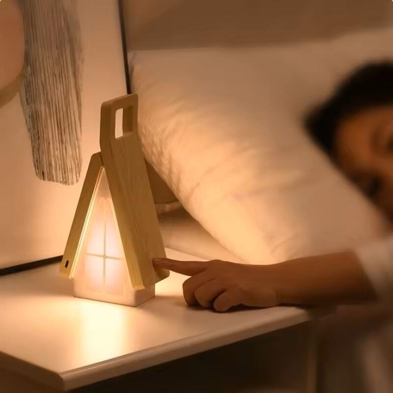 Lámpara de mesa con forma de casa | ViamoMas
