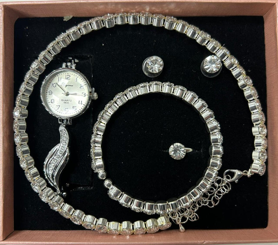 Conjunto de joyas plateado aleatorio
